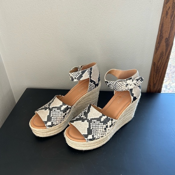 Nine West Shoes - Nine West Women's Snakeskin Wedge Sandals Size 9 NWOT